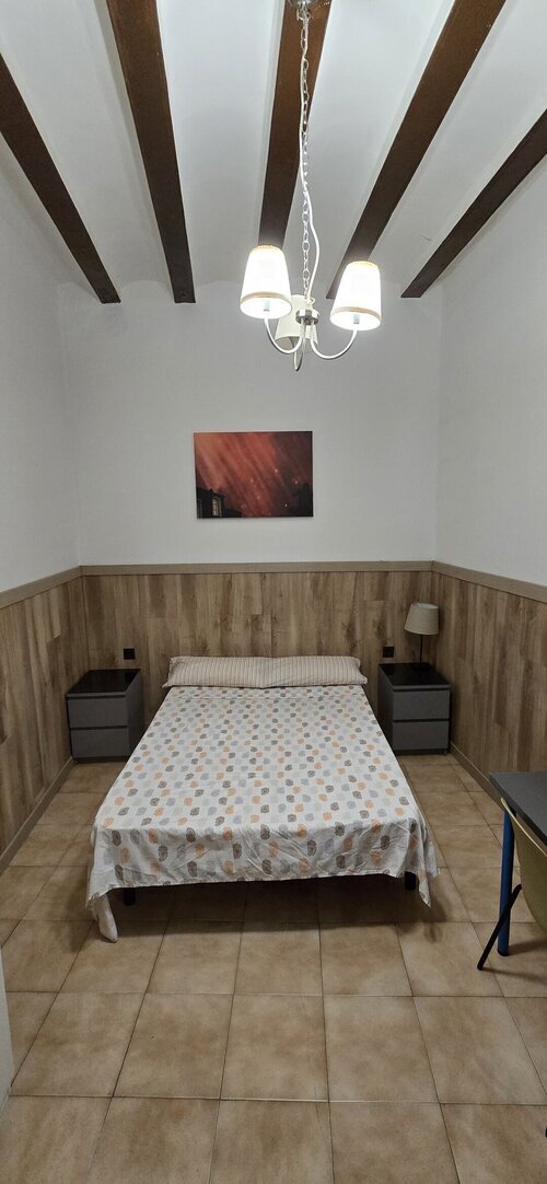 Room in a 4-person shared flat in Ciutat Vella · 4