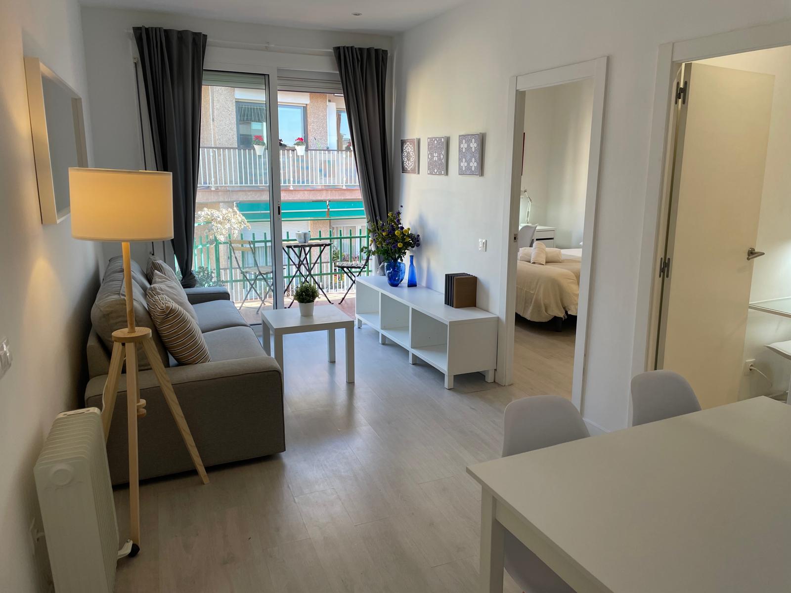 3-bedroom flat in Esplugues, 60 m² · 2