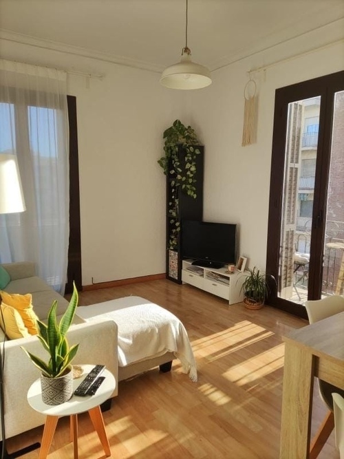Room · Les Corts