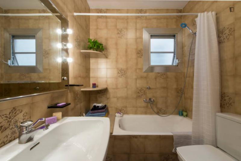 Furnished 3-bedroom flat in Horta-Guinardó · 2