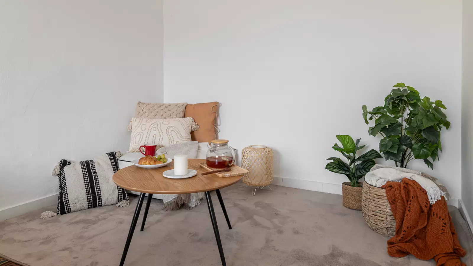 Furnished room in a shared flat in Ciutat Vella · 3