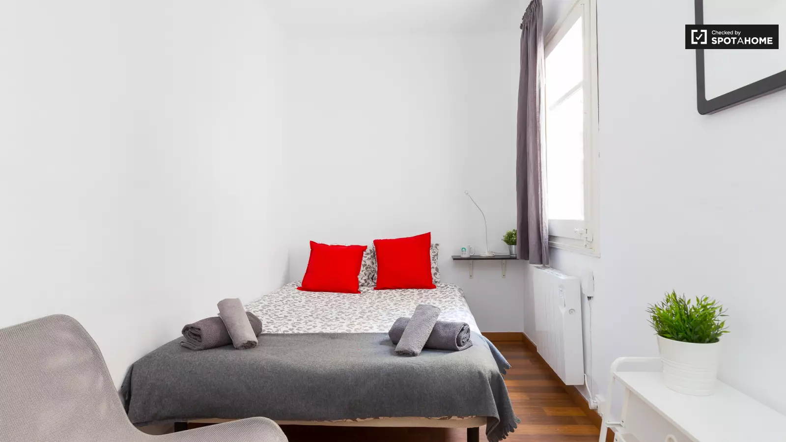 Furnished room in a shared flat in L'Hospitalet · 2