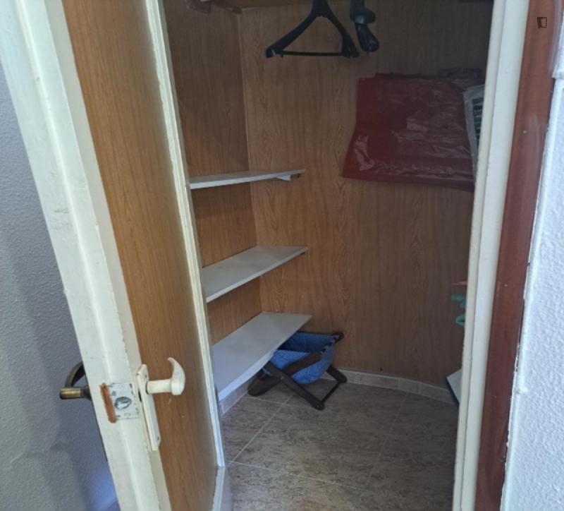 Habitación amueblada en piso compartido de 4 personas en Eixample · 2