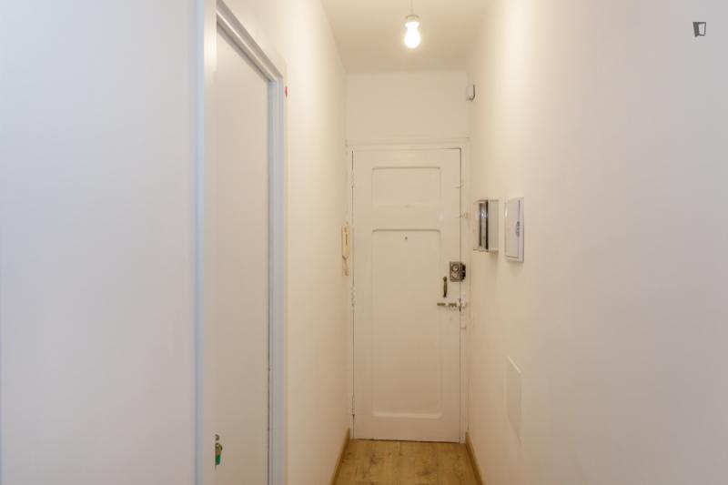 Furnished room in a 5-person shared flat in L'Hospitalet · 3