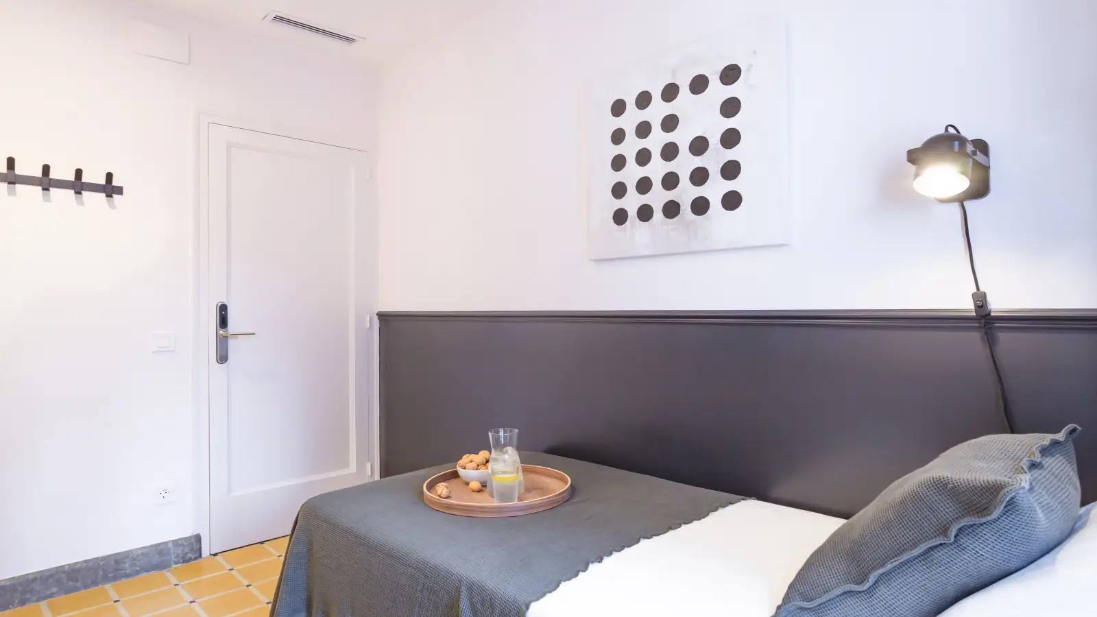 Habitación amueblada en piso compartido de 15 personas en Gràcia · 4