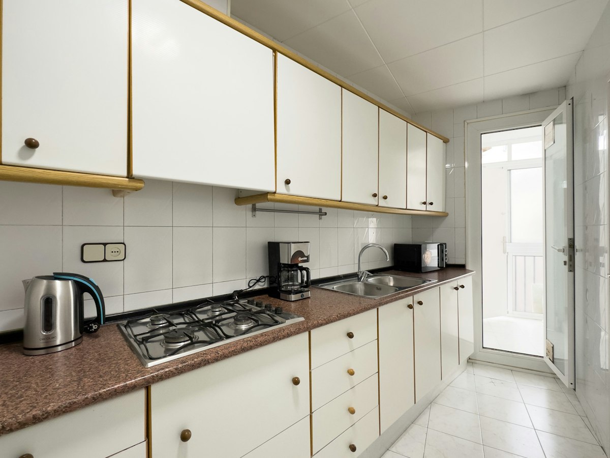 Furnished room in a 5-person shared flat in Sants-Montjuïc · 4