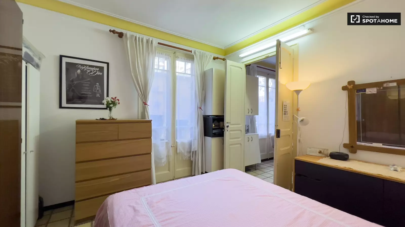Habitación amueblada en piso compartido en Eixample · 3
