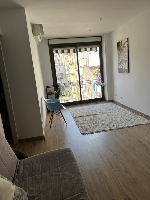 Habitación en piso compartido de 3 personas en Eixample · 3