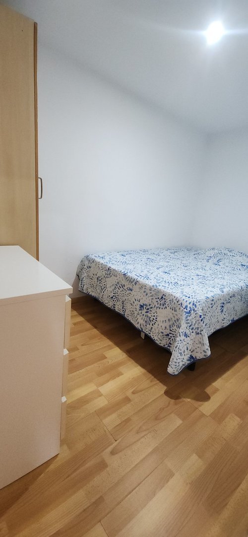 Room in a 2-person shared flat in Ciutat Vella · 4
