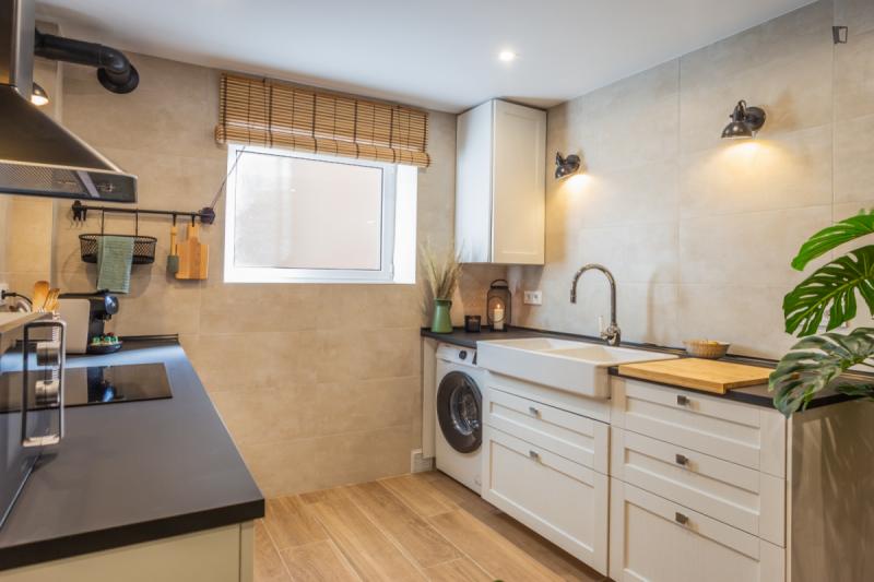 Furnished room in a 7-person shared flat in Sants-Montjuïc · 3