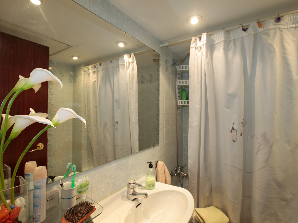 Furnished room in a 3-person shared flat in Sants-Montjuïc · 2