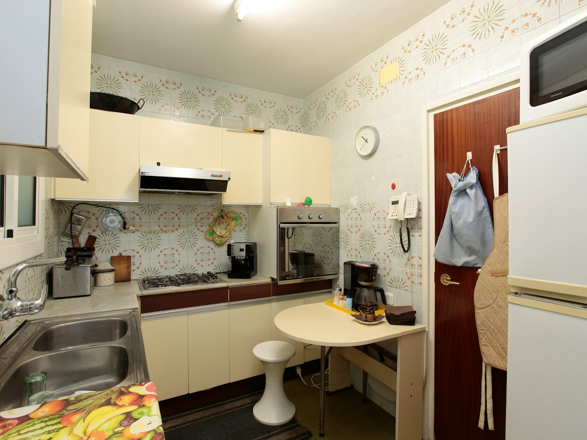 Furnished room in a 3-person shared flat in Sants-Montjuïc · 3