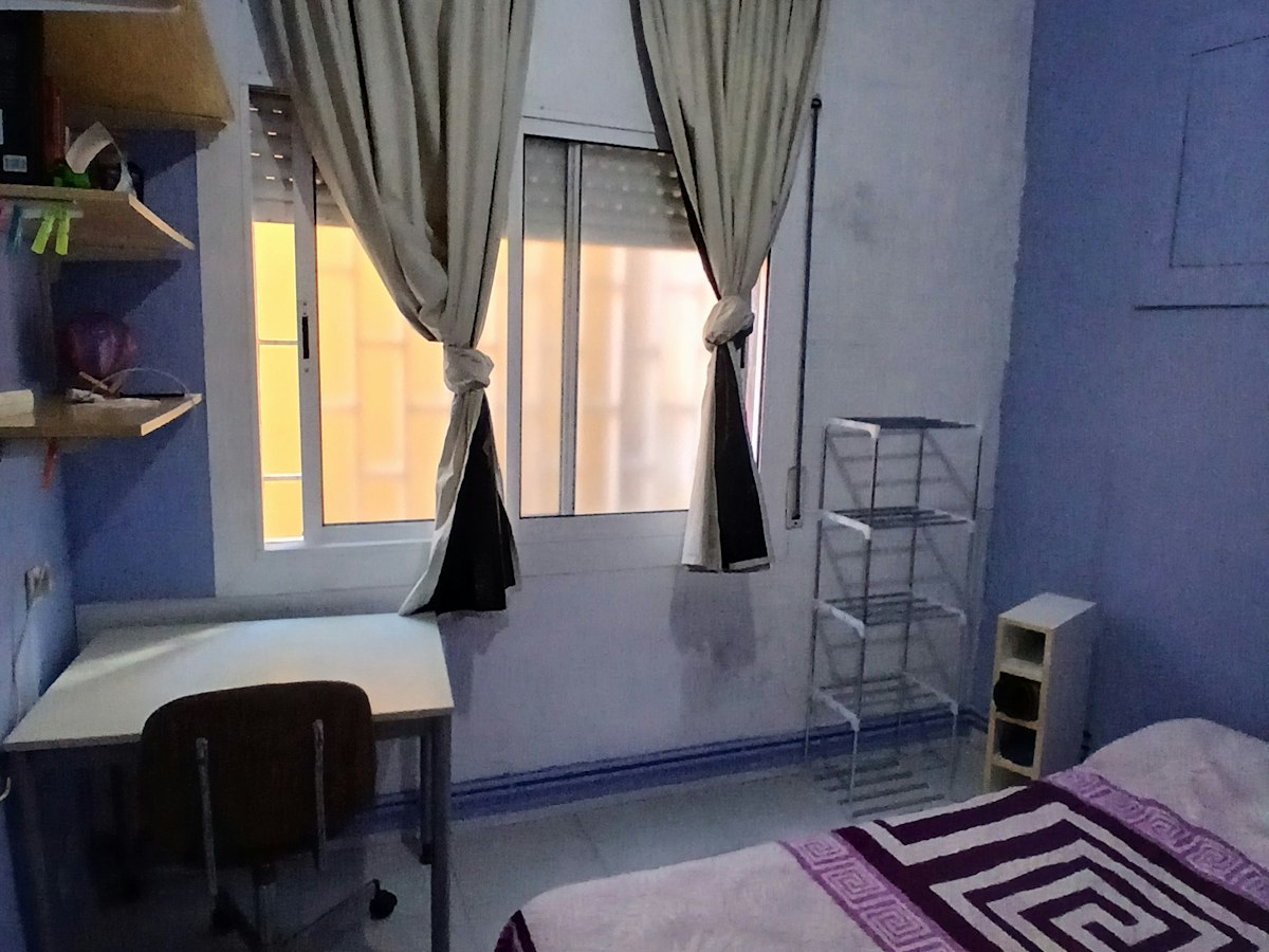 Habitación amueblada en piso compartido de 3 personas en Horta-Guinardó · 3