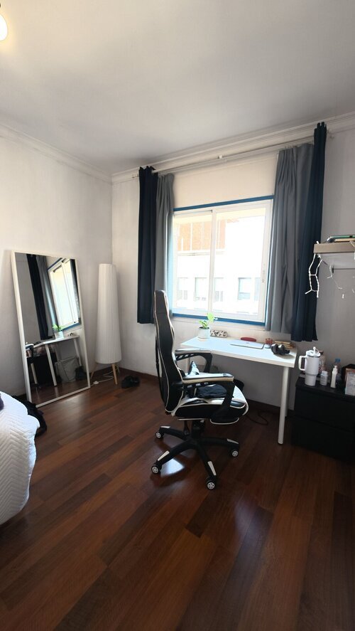 Habitación en piso compartido de 4 personas en Eixample · 2