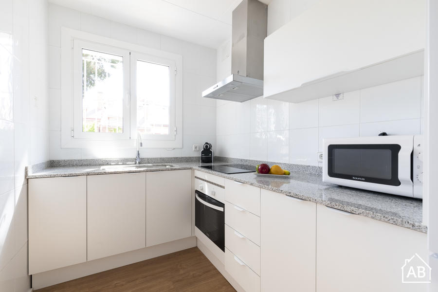 Furnished 3-bedroom flat in Esplugues, 66 m² · 3
