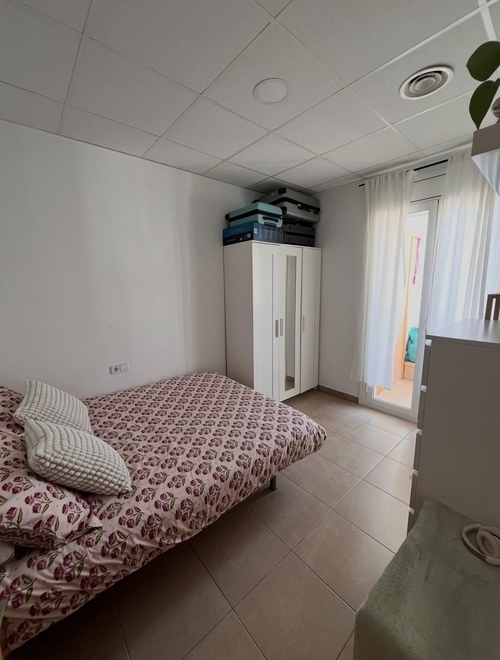 Habitación en piso compartido de 3 personas en Eixample · 3