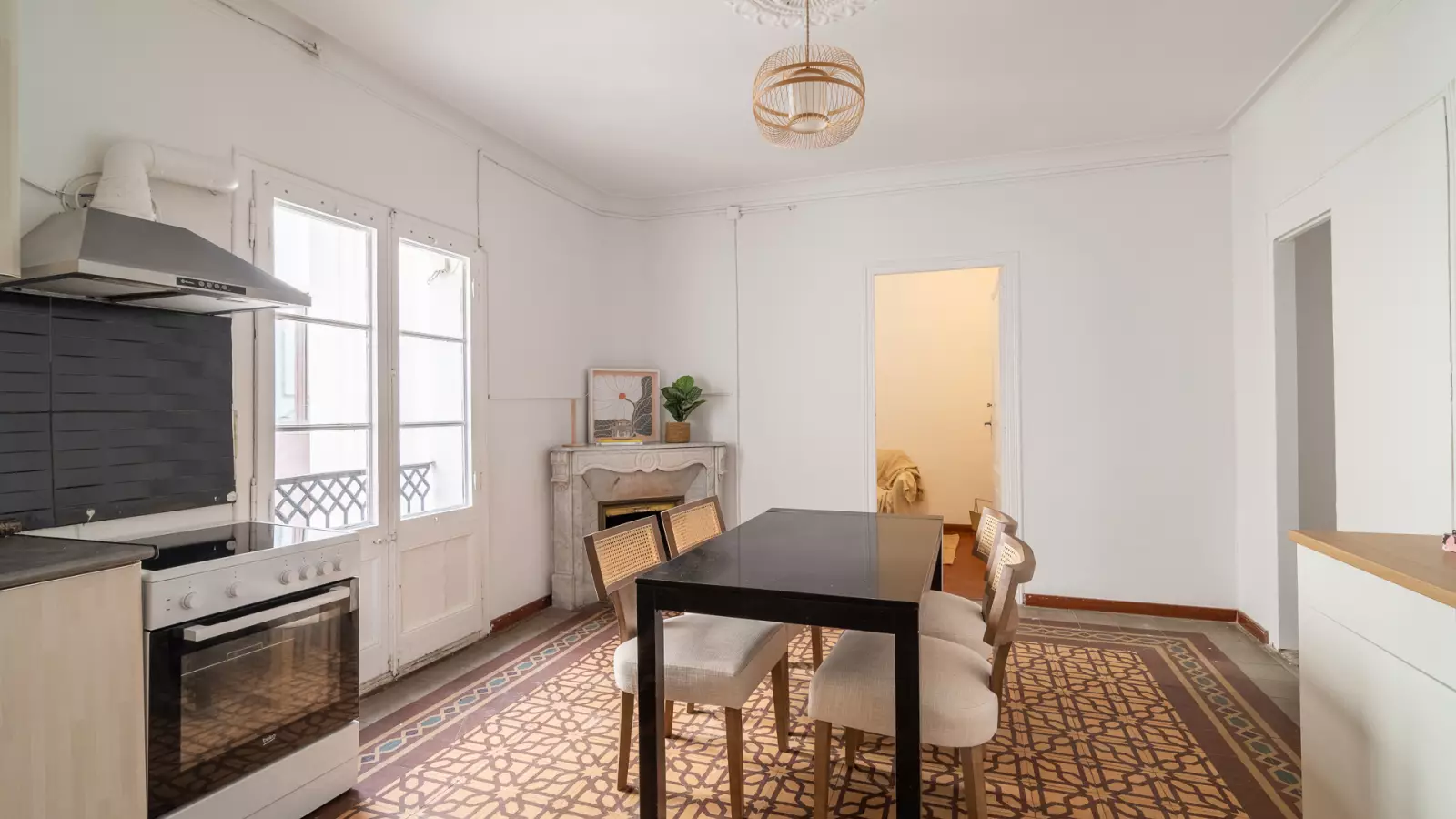 Furnished room in a shared flat in Ciutat Vella · 4