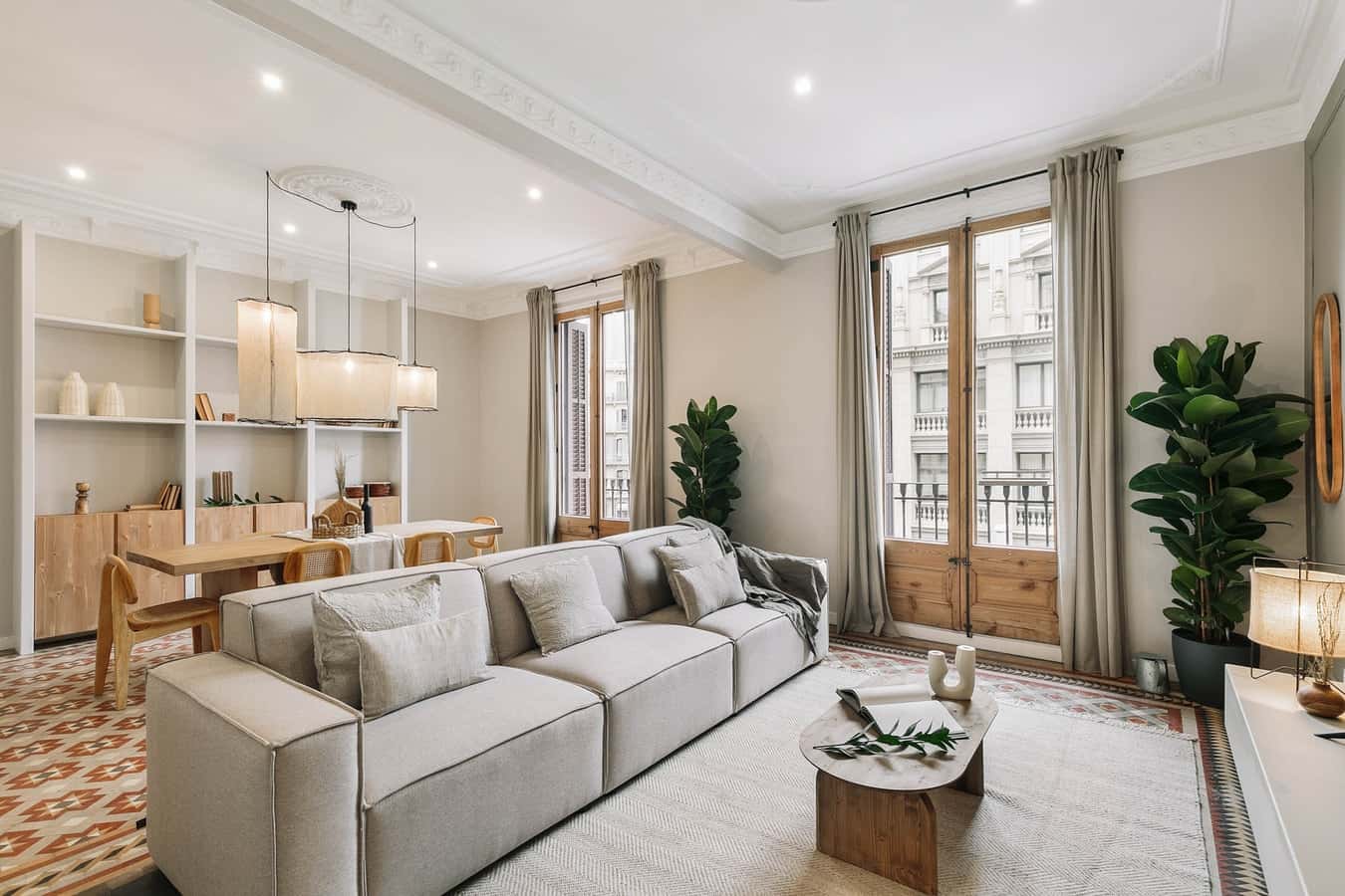 Piso de 4 dormitorios amueblado en Barcelona, 138 m²
