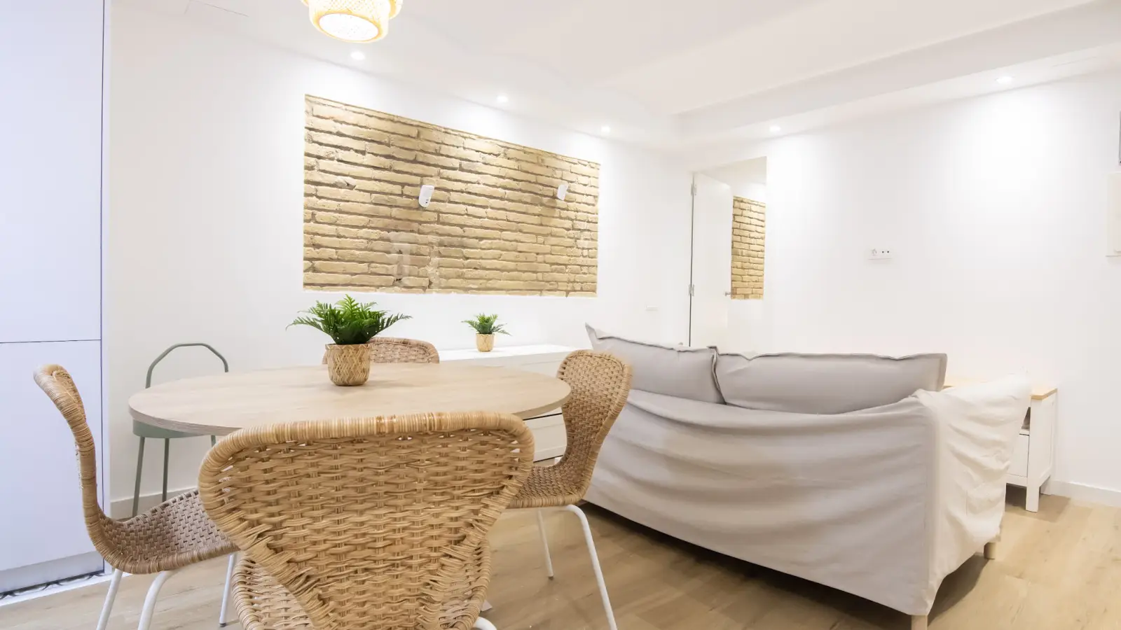 Furnished 1-bedroom flat in Sants-Montjuïc, 39 m² · 2