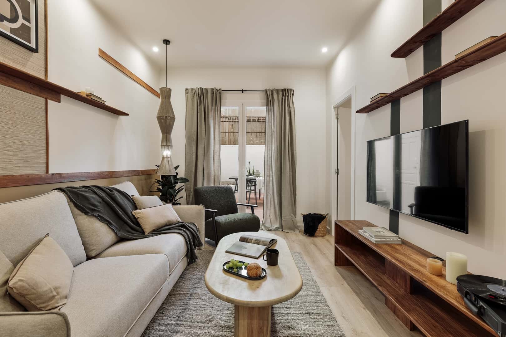 Furnished 2-bedroom flat in Eixample, 62 m² · 3