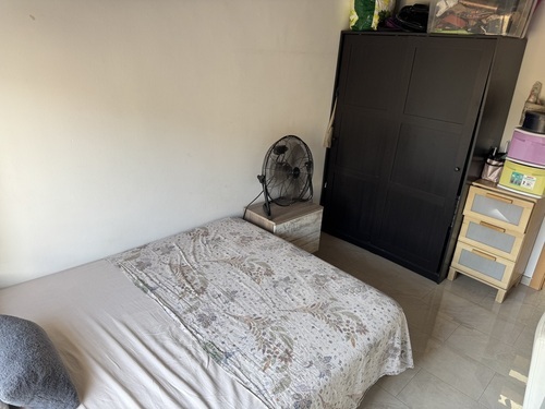 Room in a 3-person shared flat in Ciutat Vella · 2