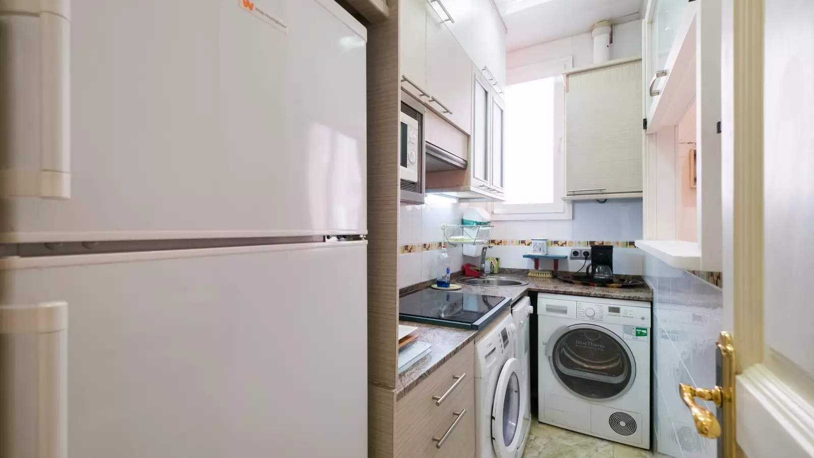 Piso de 2 dormitorios amueblado en Eixample, 70 m² · 3