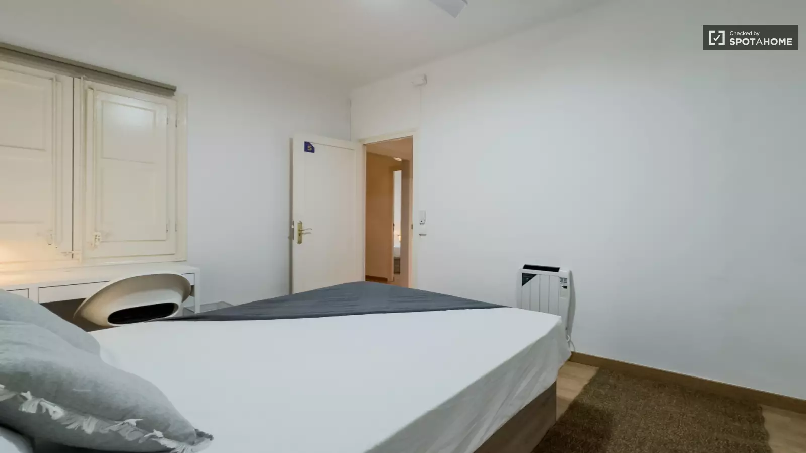 Furnished room in a shared flat in L'Hospitalet · 2