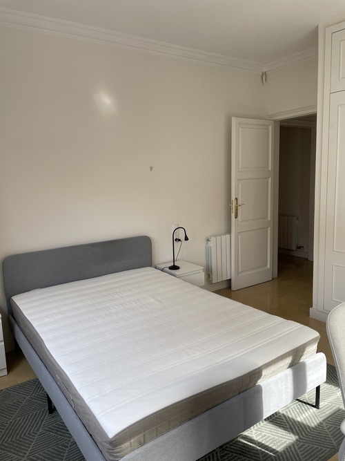 Habitación en piso compartido de 2 personas en Sarrià–Sant Gervasi · 2