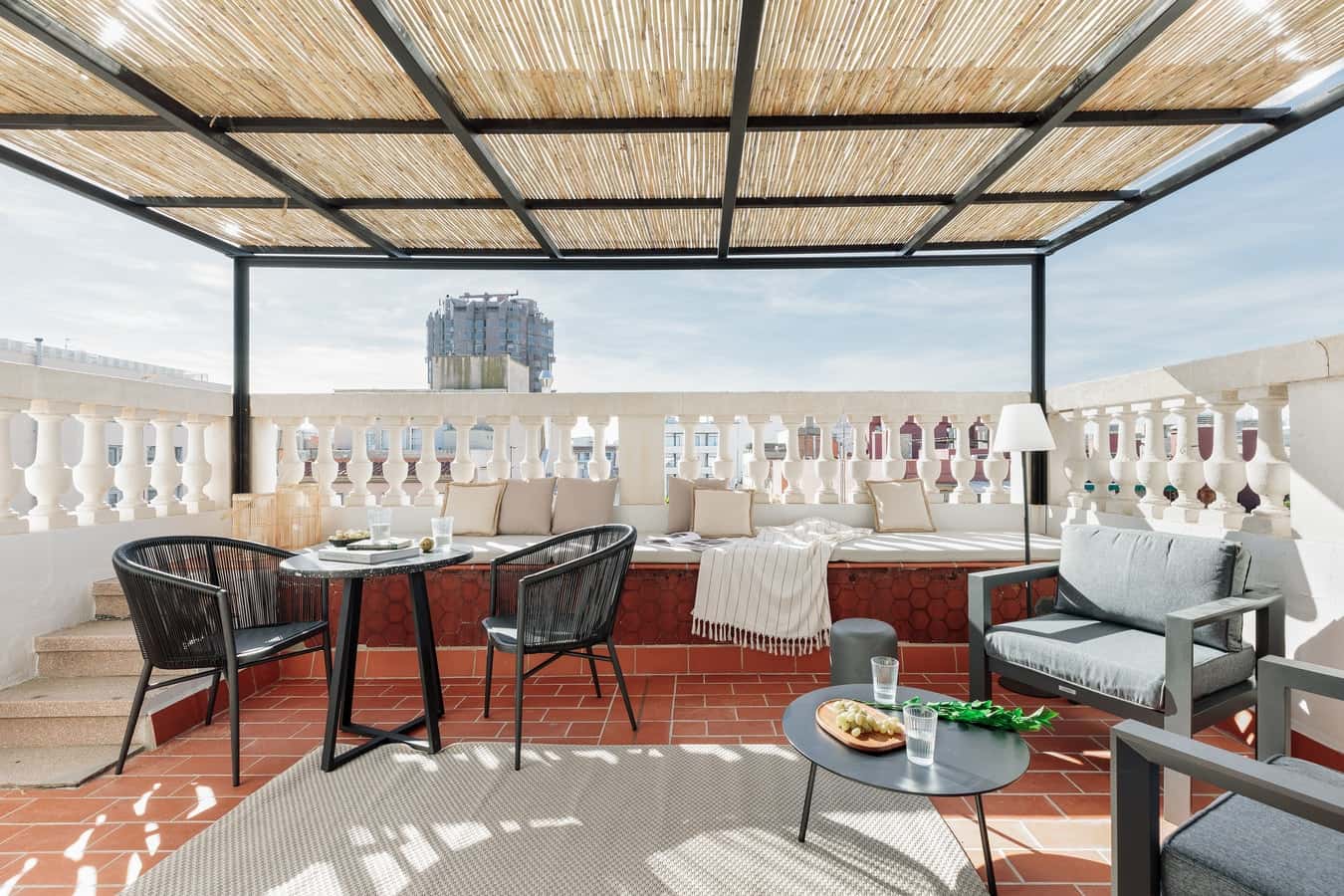 Furnished 1-bedroom flat in Eixample, 54 m² · 2