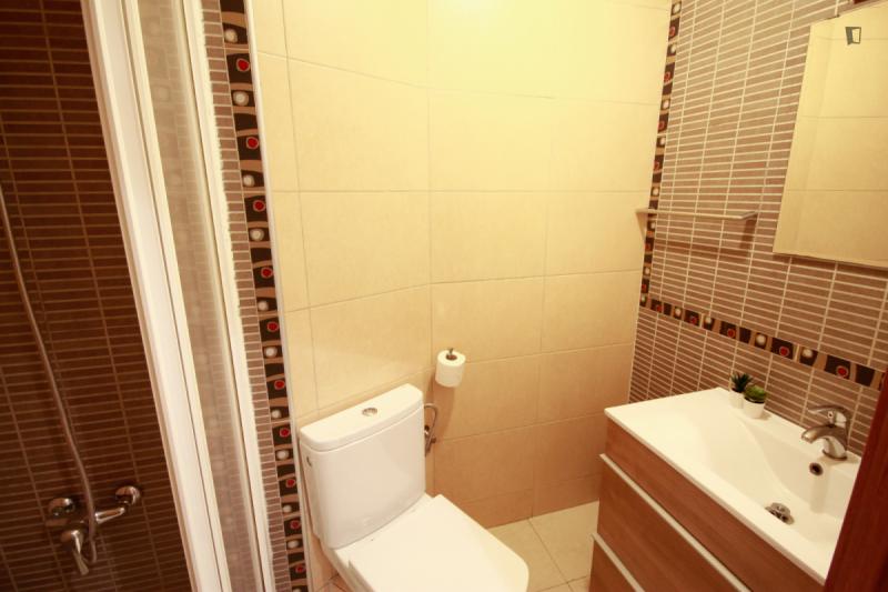 Furnished room in a 4-person shared flat in Sants-Montjuïc · 2