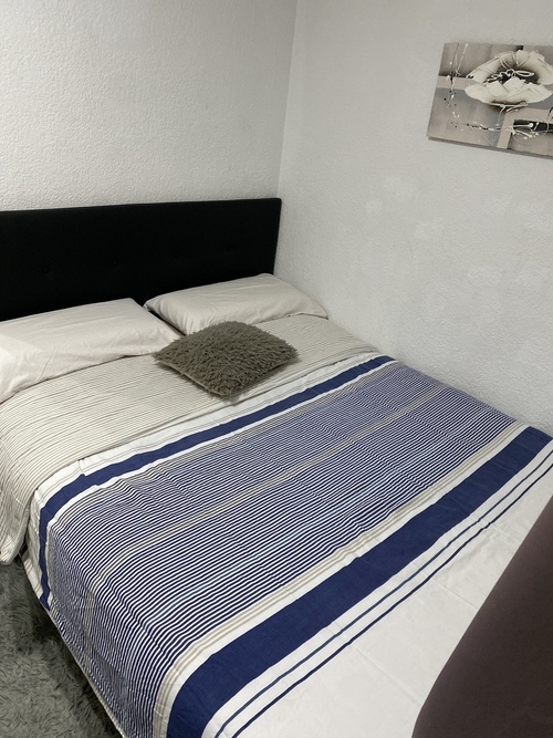 Room in a 4-person shared flat in Sants-Montjuïc · 2