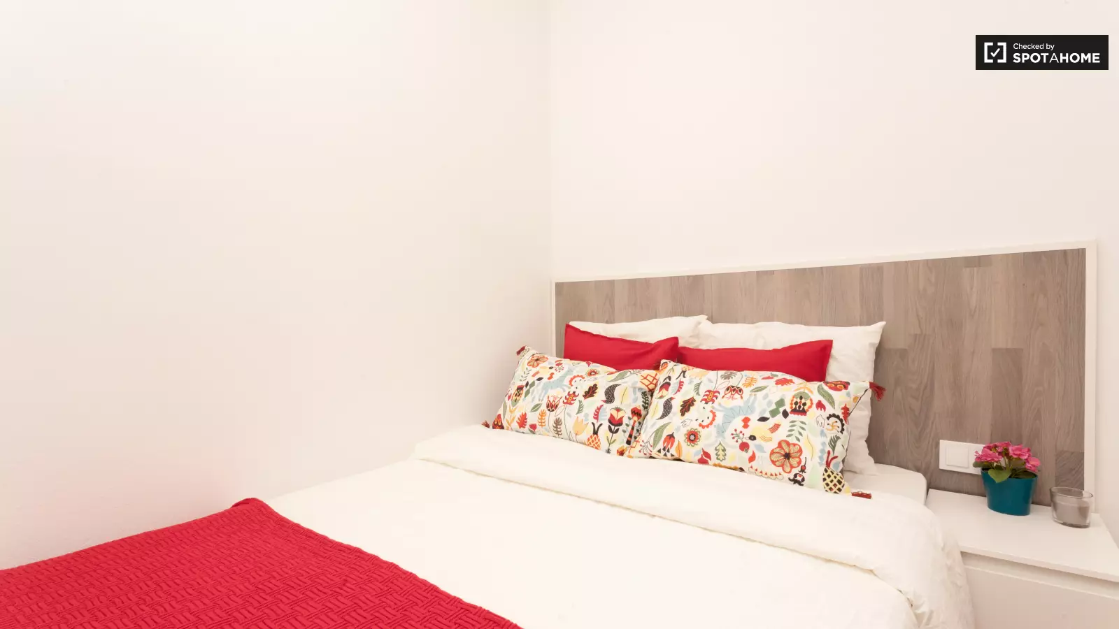 Habitación amueblada en piso compartido en Gràcia · 3