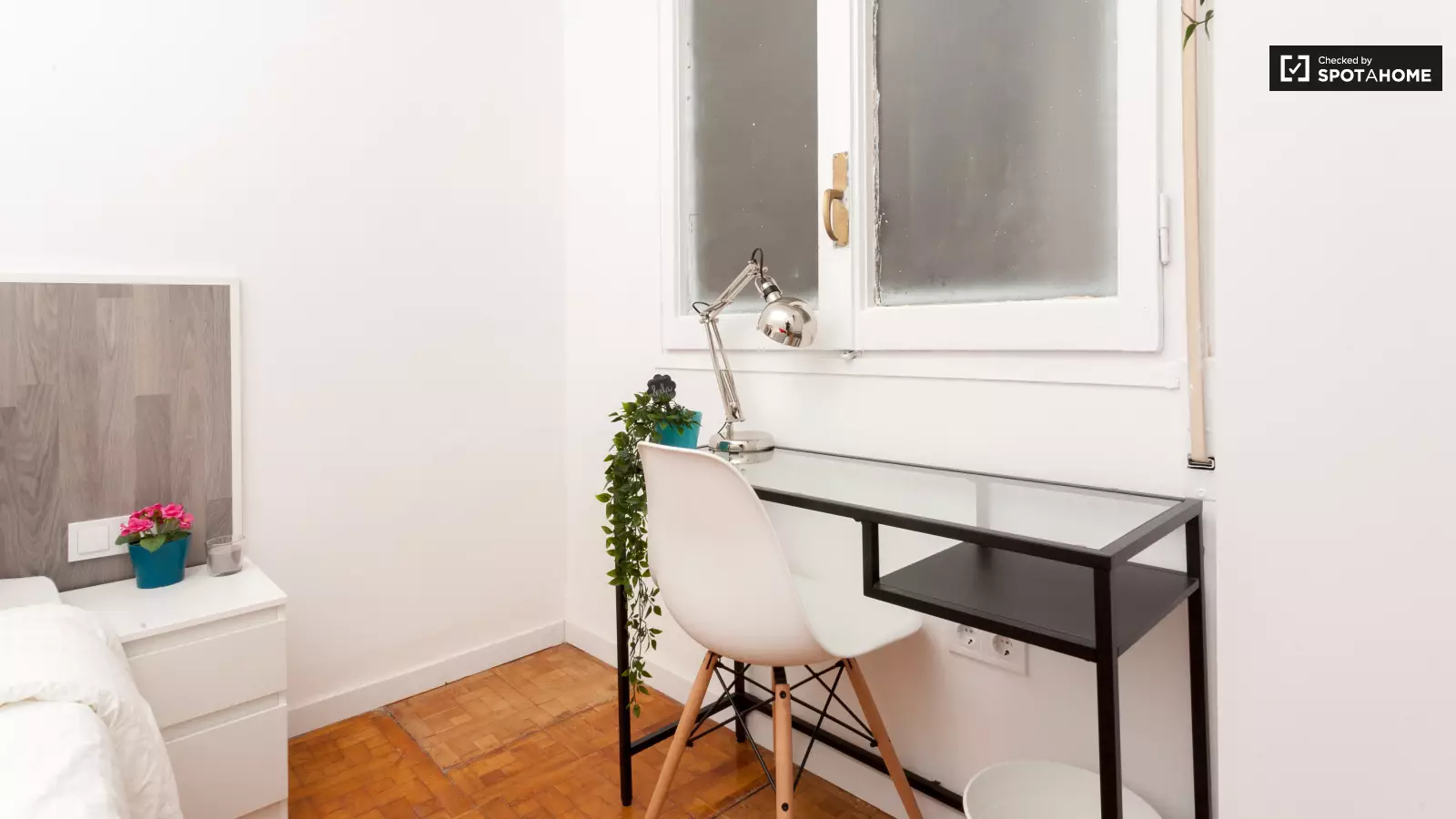 Habitación amueblada en piso compartido en Gràcia · 4