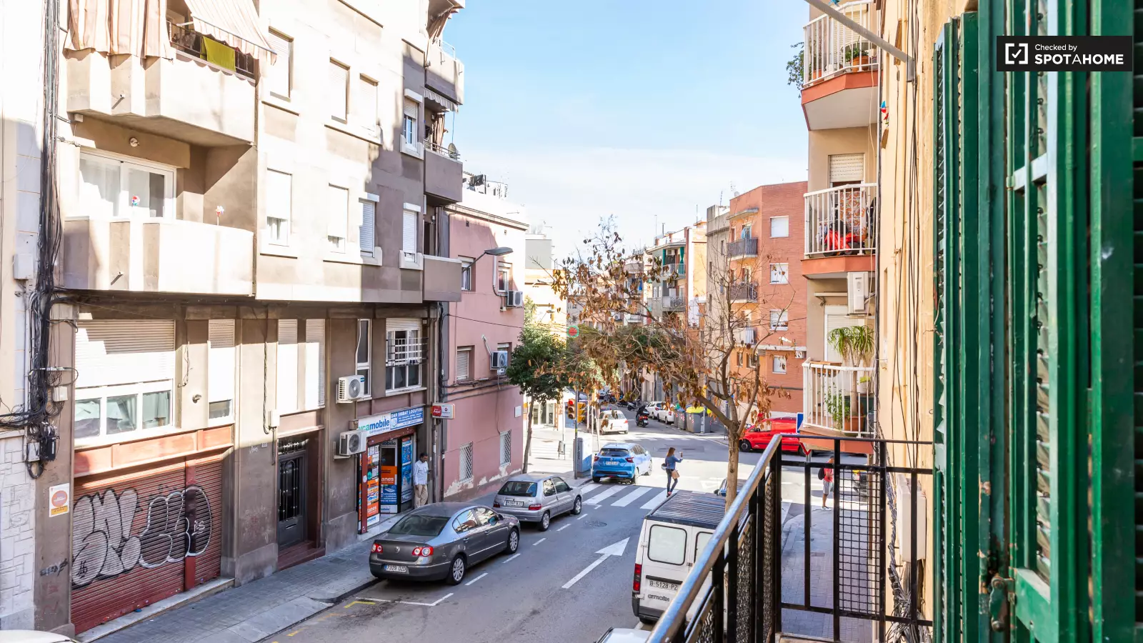 Furnished room in a shared flat in L'Hospitalet · 4