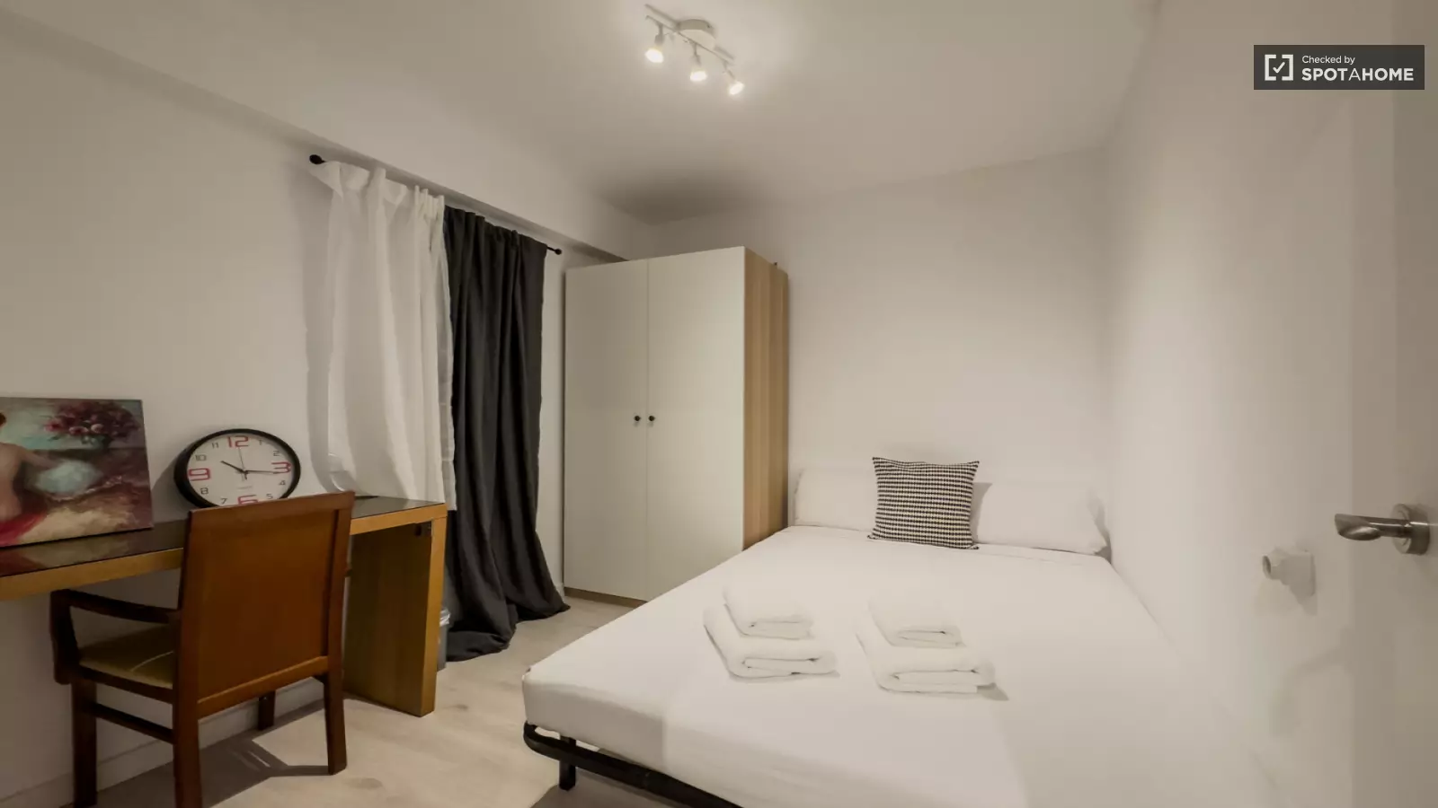 Piso de 2 dormitorios amueblado en Eixample, 55 m² · 3