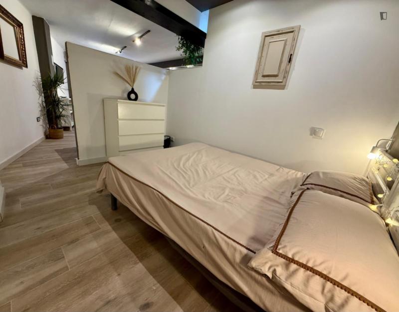 Furnished 1-bedroom flat in Horta-Guinardó · 4