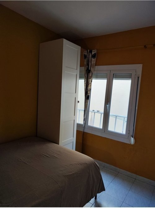 Habitación en piso compartido de 4 personas en Eixample · 2