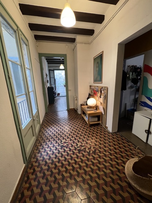 Room in a 5-person shared flat in Ciutat Vella · 4