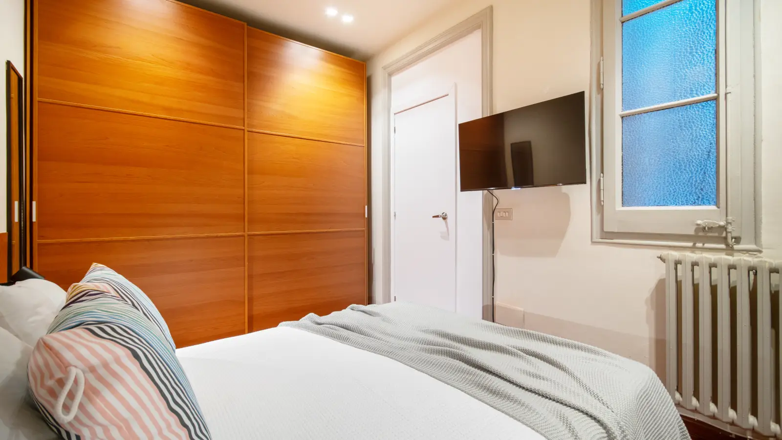Habitación amueblada en piso compartido de 8 personas en Gràcia · 3