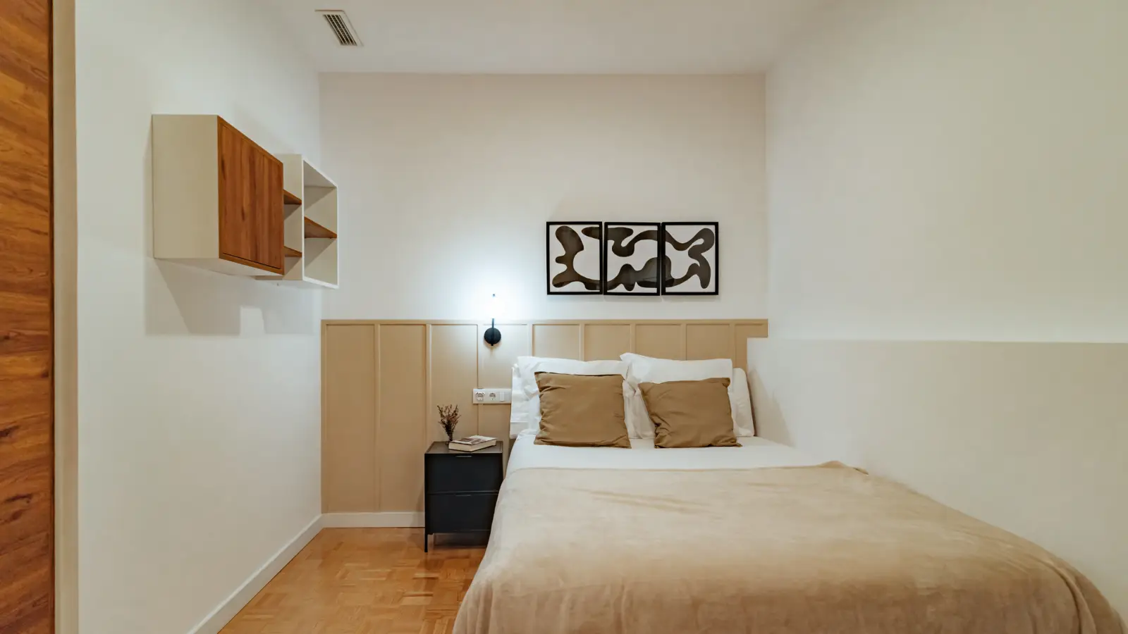 Habitación amueblada en piso compartido en Sarrià–Sant Gervasi · 2