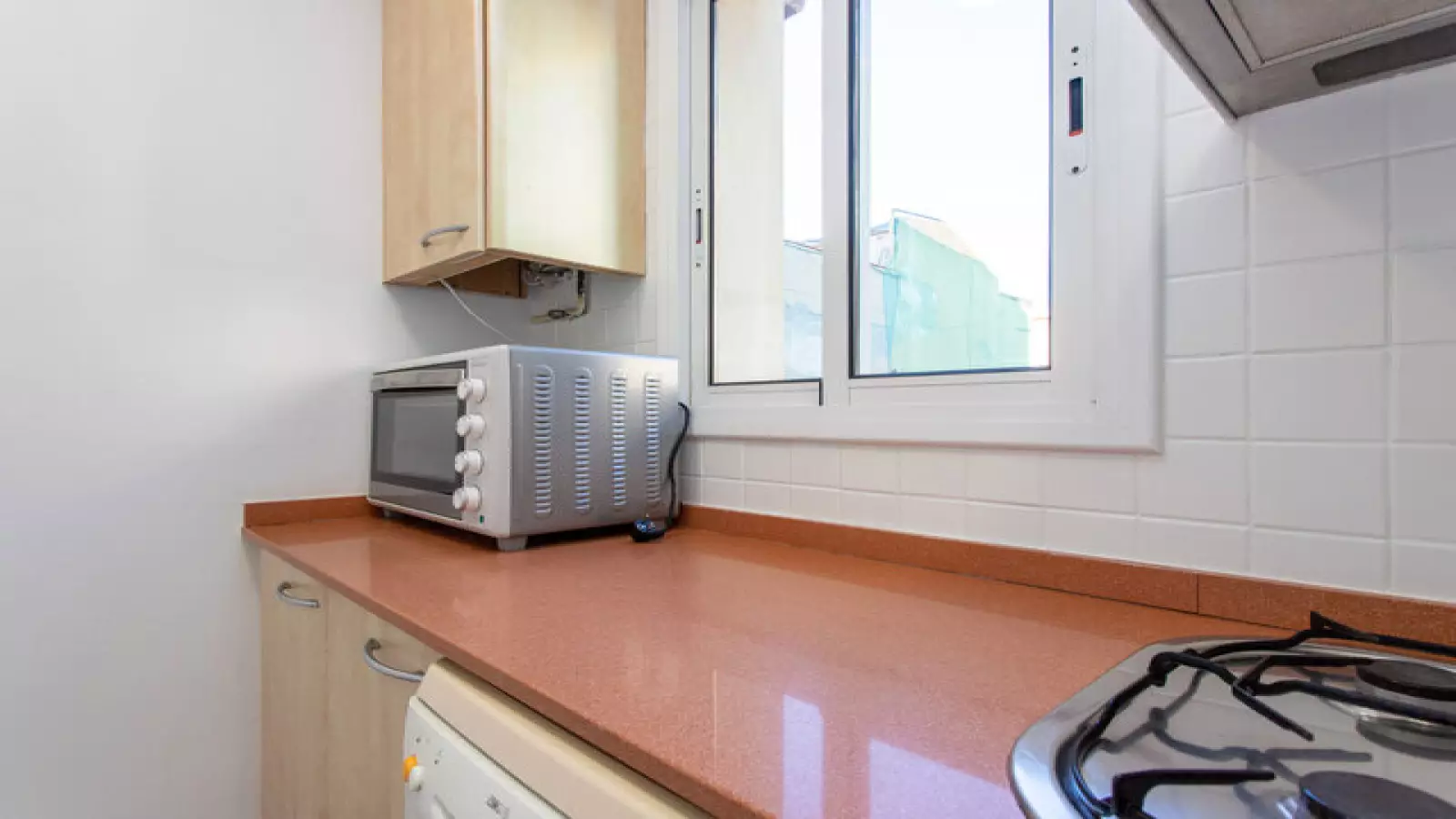Piso de 1 dormitorio amueblado en Ciutat Vella, 36 m² · 2