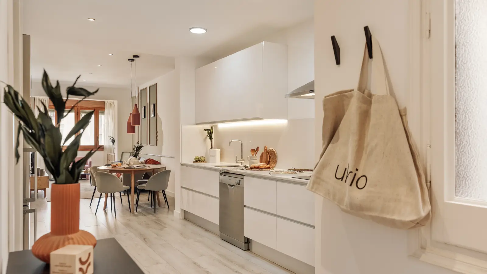 Furnished 2-bedroom flat in Eixample, 78 m² · 2