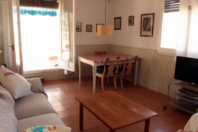 Furnished room in a 2-person shared flat in Sants-Montjuïc · 4