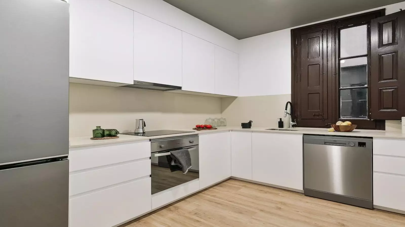 Furnished 2-bedroom flat in Eixample, 75 m² · 3