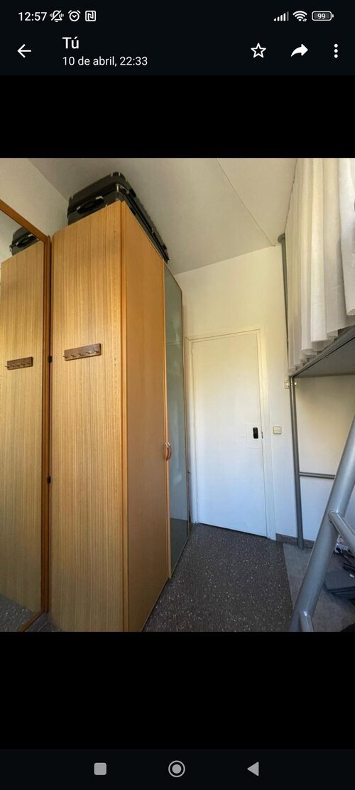 Room in a 4-person shared flat in Ciutat Vella · 2