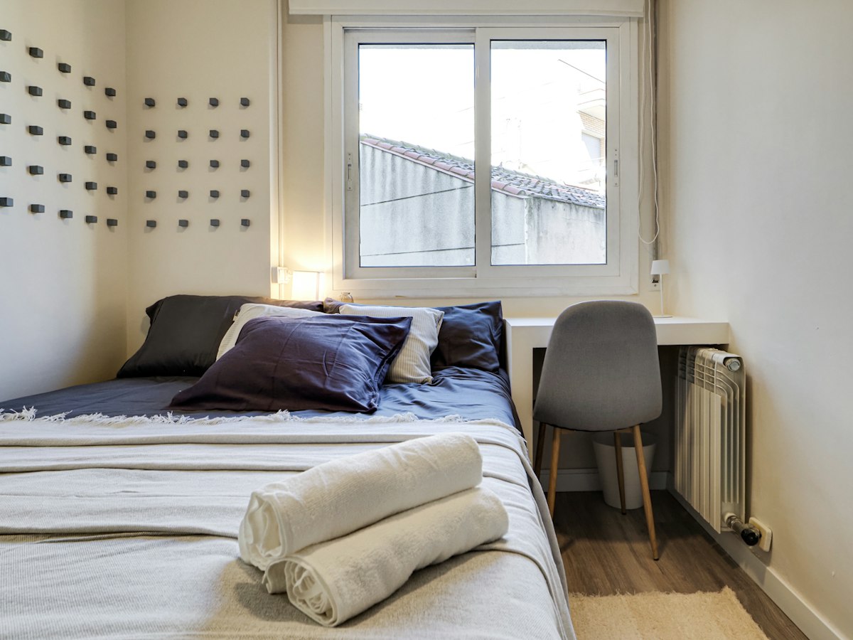 Habitación amueblada en piso compartido de 4 personas en Sants-Montjuïc · 4
