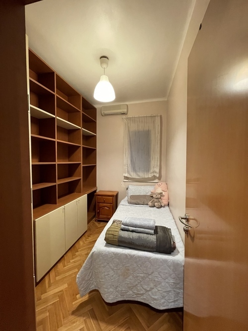 Habitación en piso compartido de 3 personas en Eixample · 2