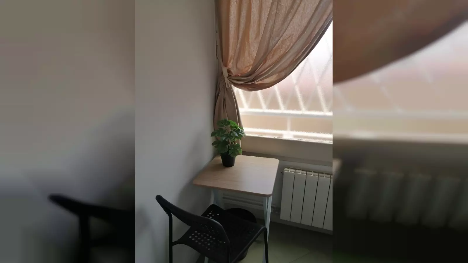 Habitación amueblada en piso compartido de 9 personas en Eixample · 4
