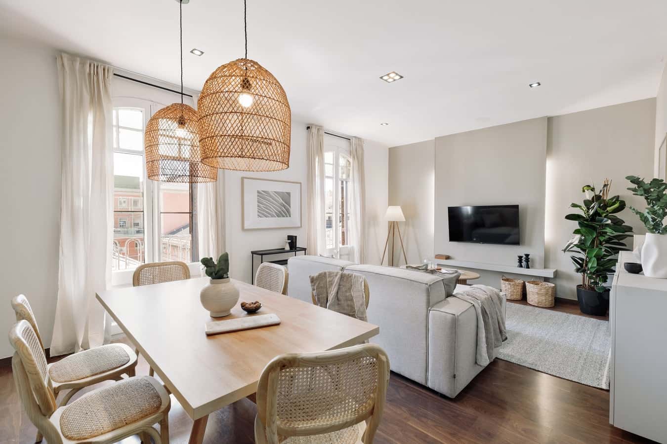 Furnished 2-bedroom flat in Eixample, 74 m² · 2