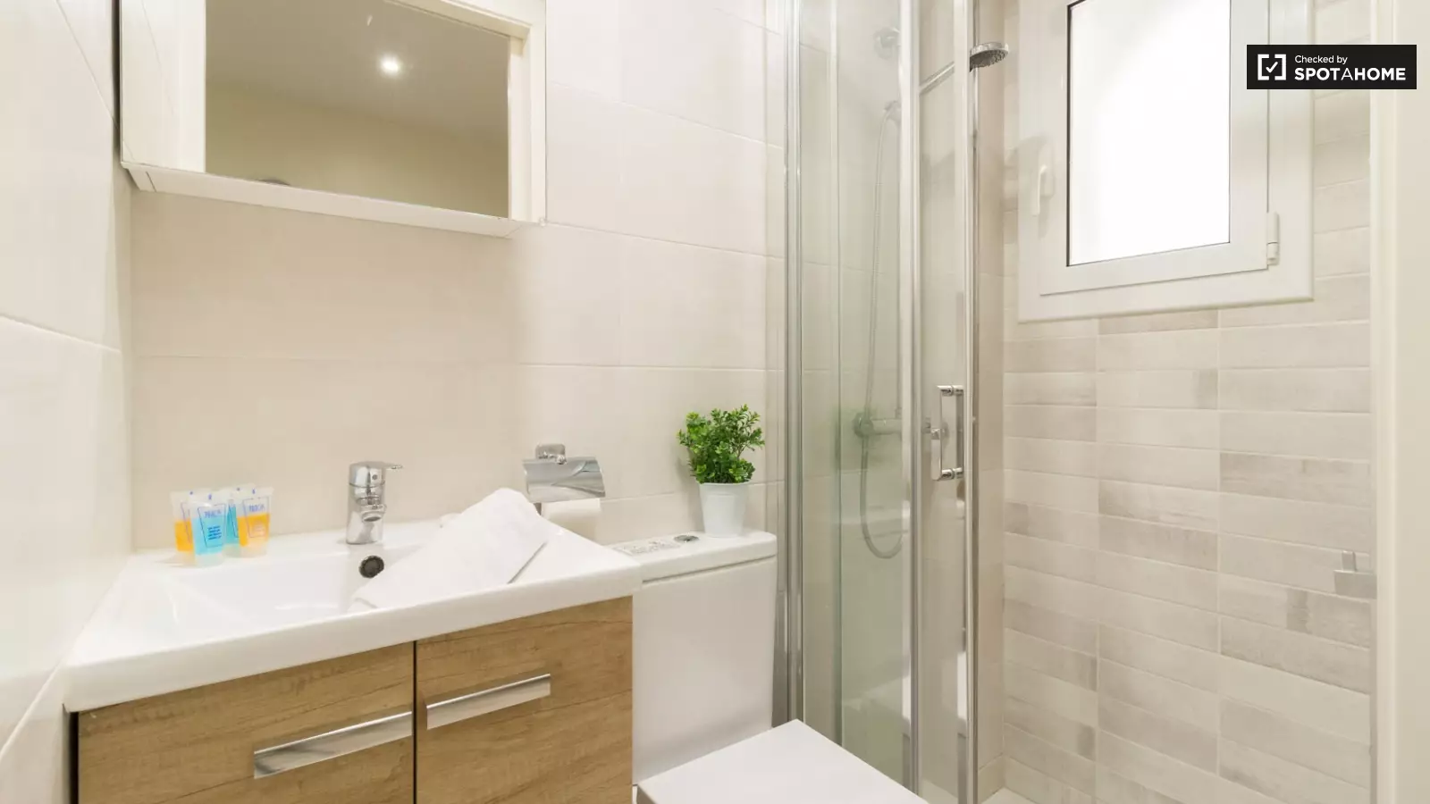 Furnished 2-bedroom flat in Ciutat Vella, 36 m² · 4